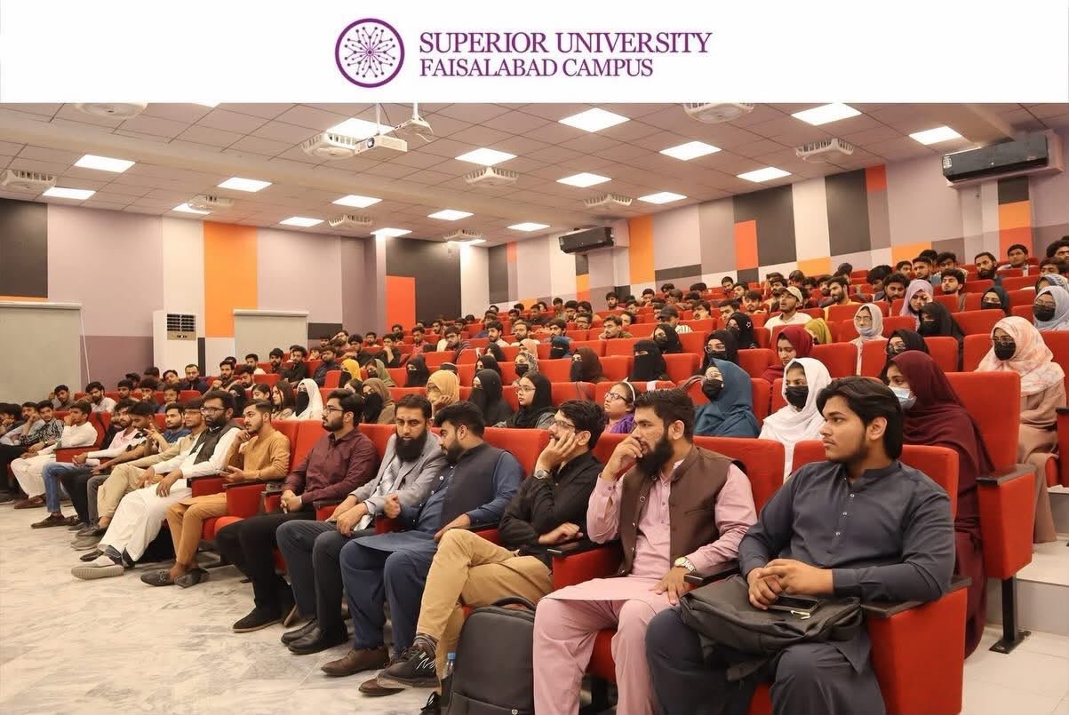 AI Career Roadmap Session at Superior University, Faisalabad 🎓🚀